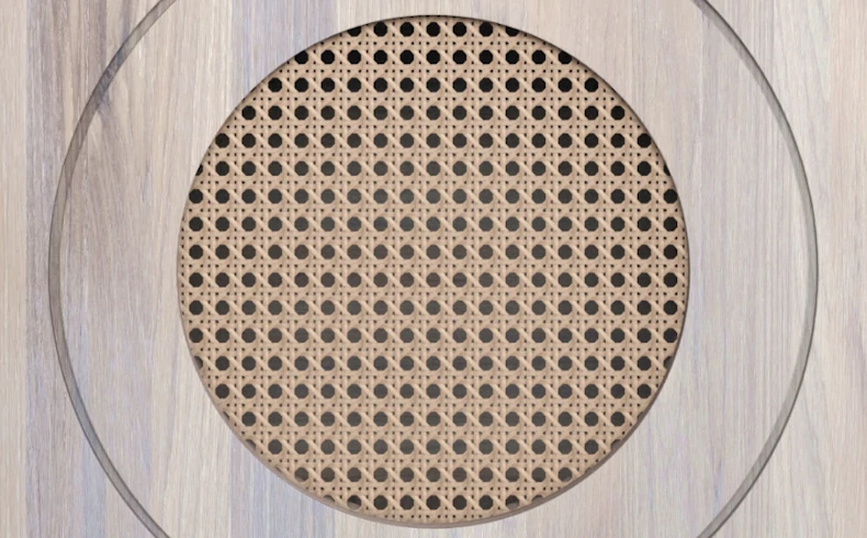 Dębowa szafka nocna z wstawkami z rattanu